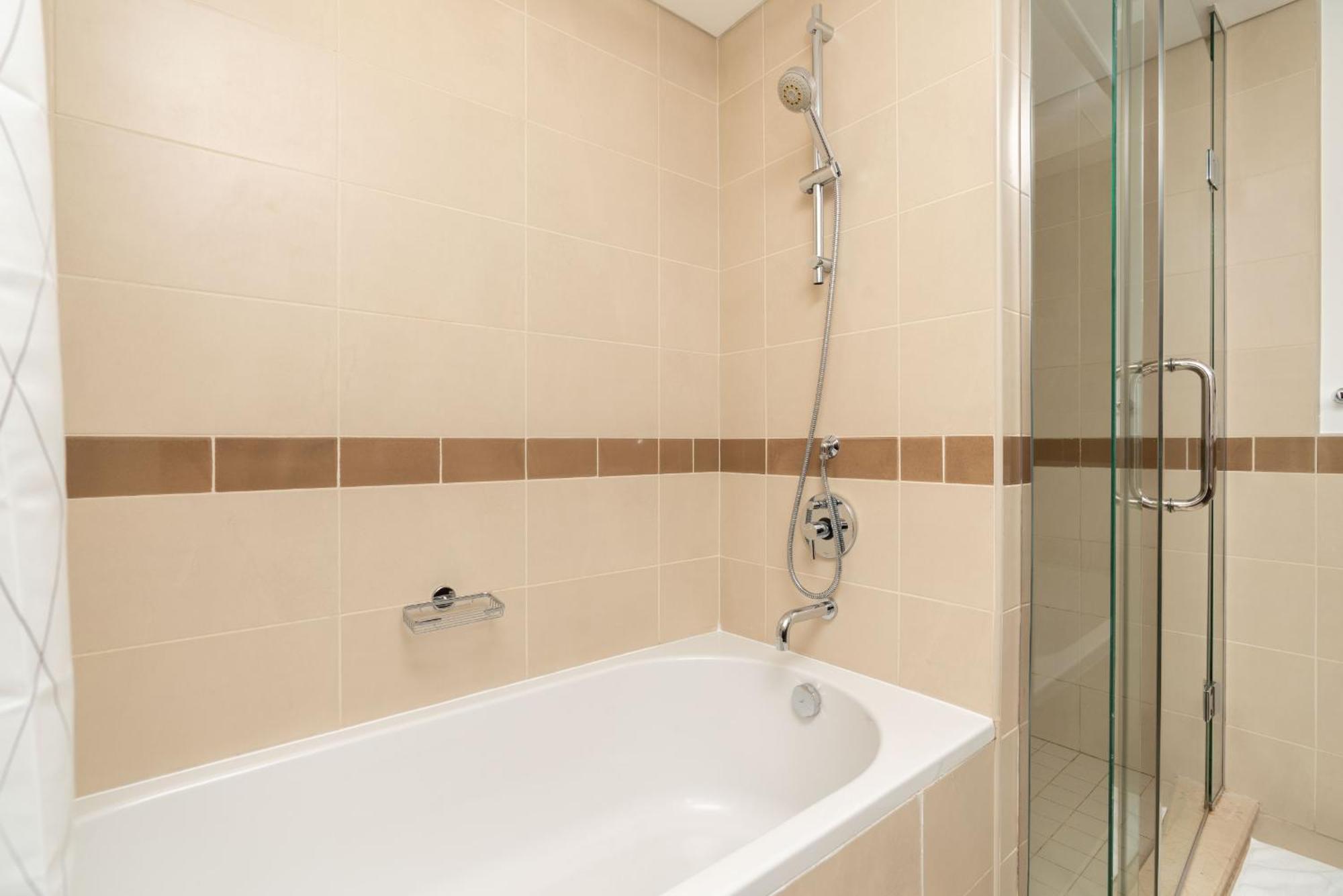 Luxury 2Br Downtown Apt With Burj Khalifa Views دبي المظهر الخارجي الصورة