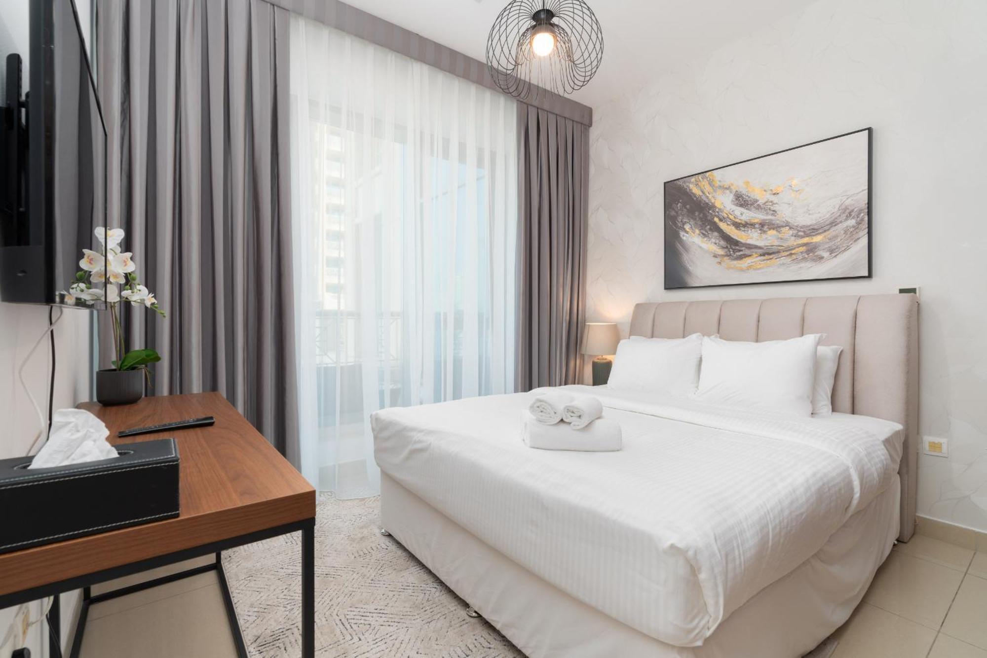 Luxury 2Br Downtown Apt With Burj Khalifa Views دبي المظهر الخارجي الصورة