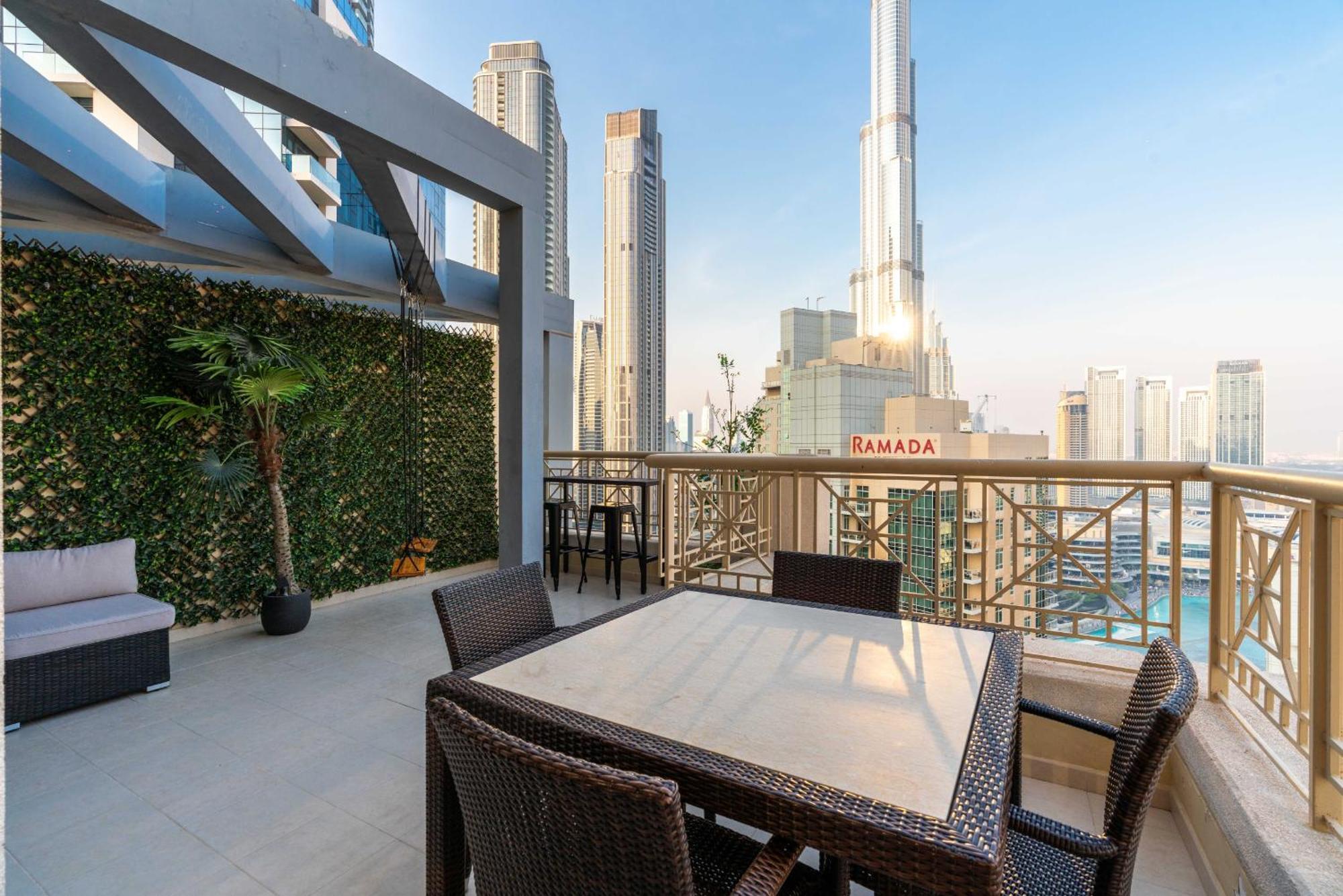 Luxury 2Br Downtown Apt With Burj Khalifa Views دبي المظهر الخارجي الصورة